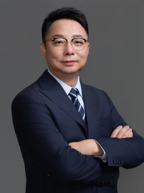 赵和康，男，1979年出生。兰州大学法律系毕业，2005年开始从事律师工作，二级律师，甘肃赛莱律师事务所主任。