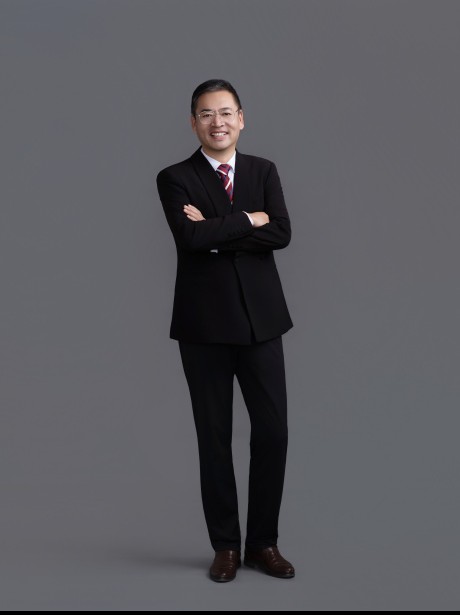 王兴栋,男,毕业于兰州大学。从事律师职业十多年,现任甘肃赛莱律师事务所合伙人律师。